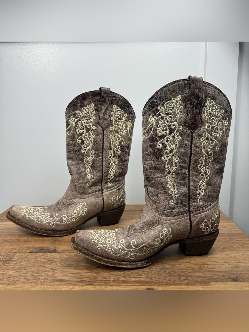 Corral A2773 Western Cowboy Boots Embroidered Coral Bone Leather Girls 5.5T